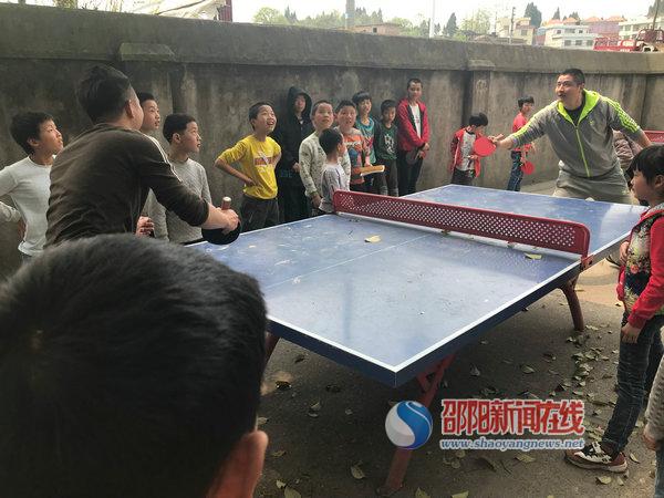 隆回县北山镇梅溪小学举行了教师乒乓球比赛_邵商网