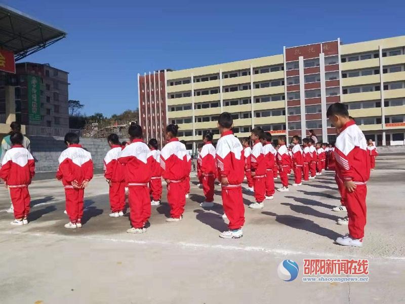 隆回县城西学校举行一年级秋季体操比赛_邵商网