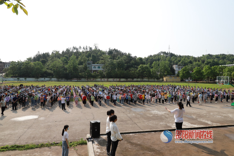 邵阳县塘田市镇中学举行2020年新学期首次升旗仪式