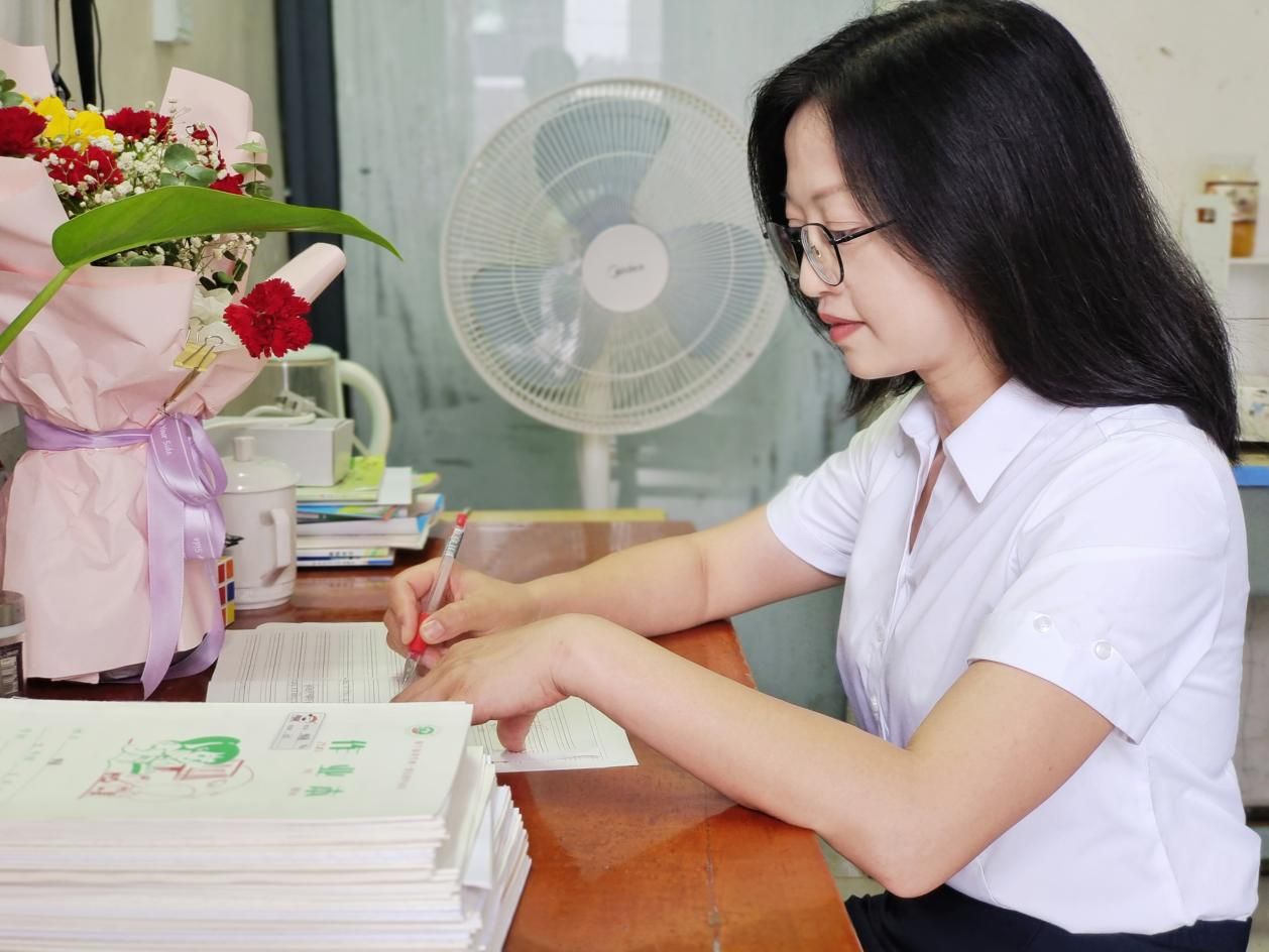 俯首润桃李 润物细无声——记湖南省绥宁县长铺镇第二小学数学老师杨艳丽