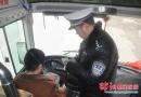 隆回县交警大队深入一线防止春运后客运车辆链接“失滑”