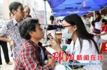 大祥美好社区行 市医疗卫生单位为市民免费检查