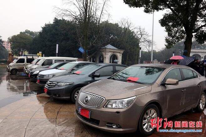 大祥公安分局举行退赃大会 百万钱物返还群众