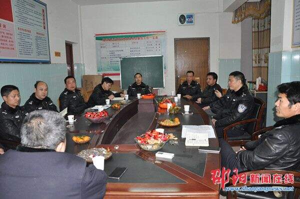 隆回交警大队认真部署节后春运工作