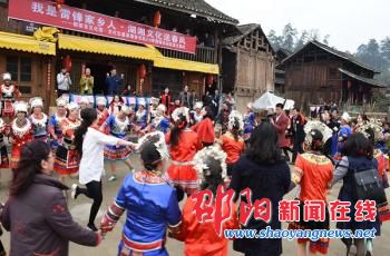 “文化志愿服务基层行”走进绥宁县关峡苗族乡大园村