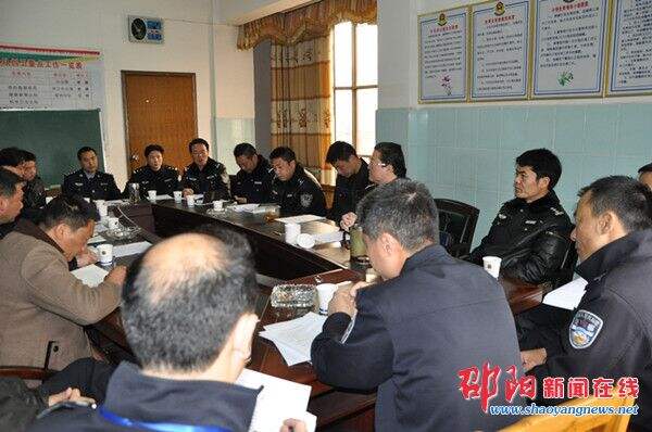 隆回县公安局李旭宾政委深入隆回交警大队督查道路交通安全管理工作
