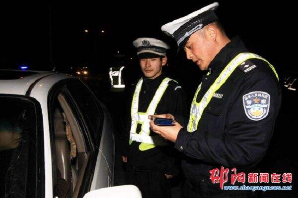 邵阳县交警查处各类交通违法行为32起