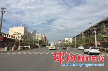 邵阳市区东大路提质改造工程完工 双向6车道