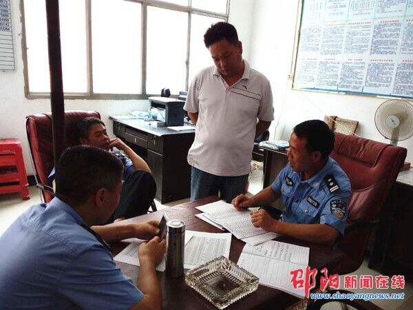 隆回交警深入客运企业开展交通安全宣传活动