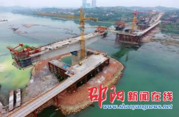 资江特大桥11月底完成挂篮施工 怀邵衡铁路铺轨建设基本成型