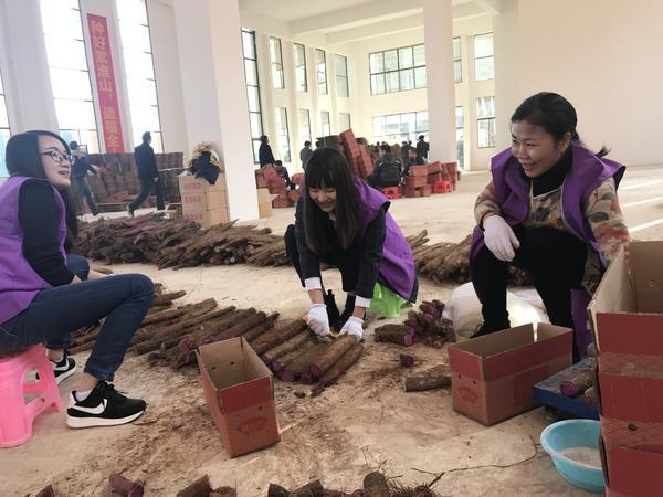 邵阳实体门店掀起“双十一”热潮 商家称网络促销“尝甜头”
