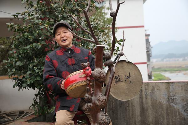 隆回县八旬中山歌传承人 收集近百首失传山歌