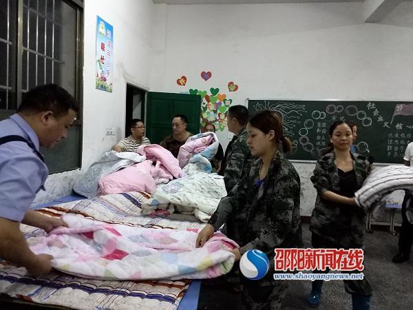 绥宁已紧急转移群众2.99万人 解救受困人员467人