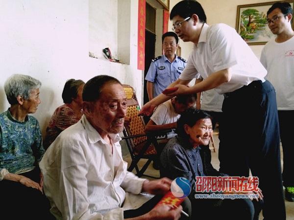 邵阳县金称市镇齐声奏响抗洪赞歌中的大兴篇章