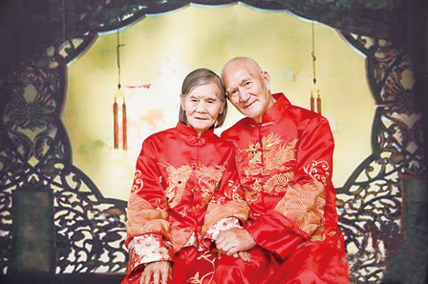 武冈抗战老兵“七夕”补拍婚纱照纪念爱情