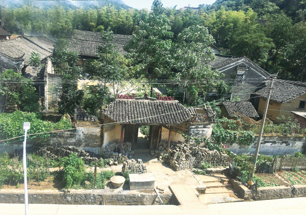 新邵县李家大院：翘首期盼“涅槃重生”