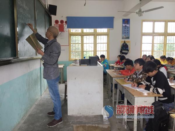 “点滴”乡村教师李海勇的点滴故事