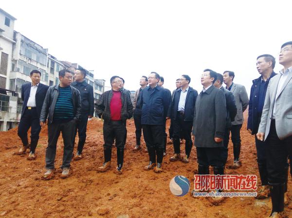 龚文密督查邵阳市城区部分道路项目建设