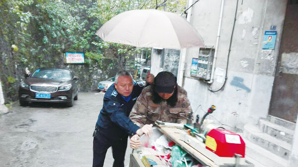 双清区城管亲和服务获点赞