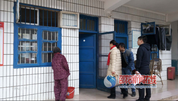 新邵县酿溪镇 检查敬老院消防  守护老人安全