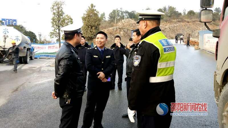北塔区纵横联合执法  坚决打赢蓝天保卫战