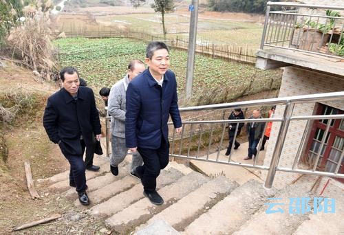 鞠晓阳：要把群众的冷暖时刻挂在心上