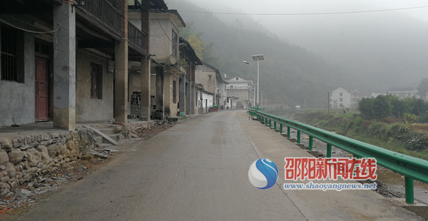 农村公路提质改造，助力春节期间百姓出行
