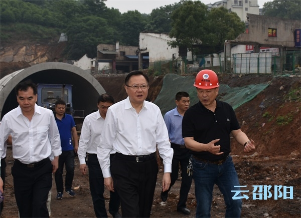 龚文密书记调研新华南路二期建设项目及公共资源交易中心，他这样叮嘱……