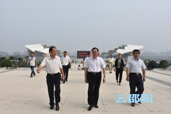龚文密检查省运会比赛场地：把各项工作做深做细做实