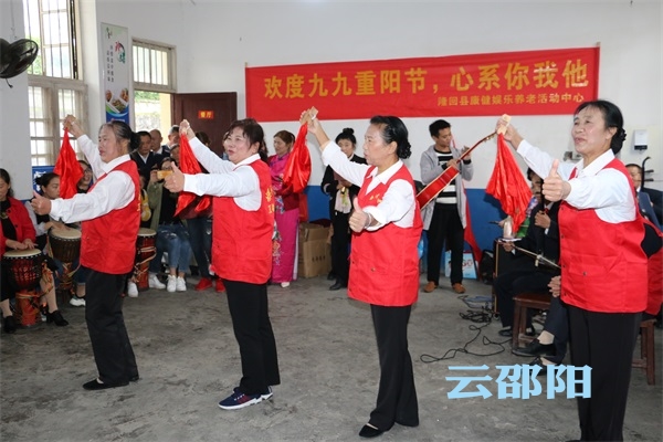 邵阳拍客丨 隆回县开展关爱老人志愿活动