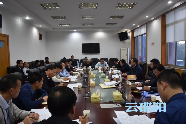 龚文密调度部分重点项目建设：​加快进度确保完成全年目标任务