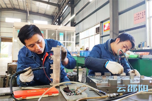 央媒省媒聚焦邵阳承接产业转移示范区建设