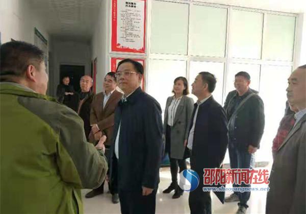 湖南省市场监督管理局领导调研新邵县大坻村脱贫攻坚工作