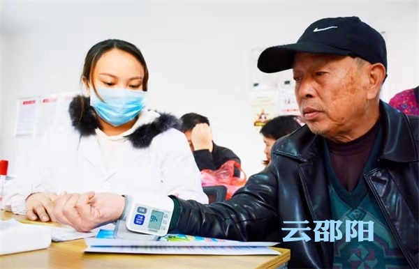 邵阳市地方海事局志愿服务让社区更暖 街道更美