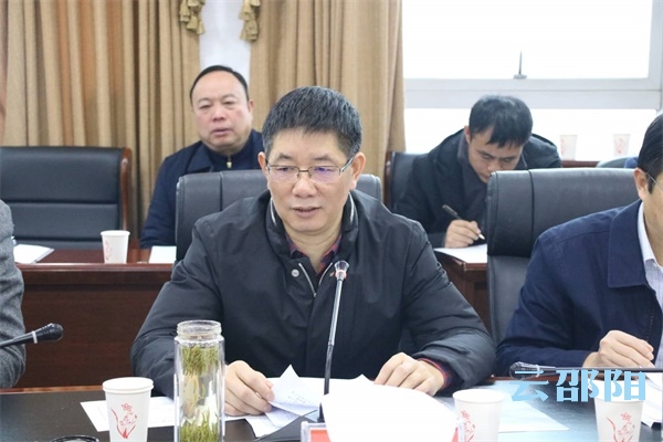 刘事青主持召开市政府常务会议：研究防范化解政府隐性债务风险等工作