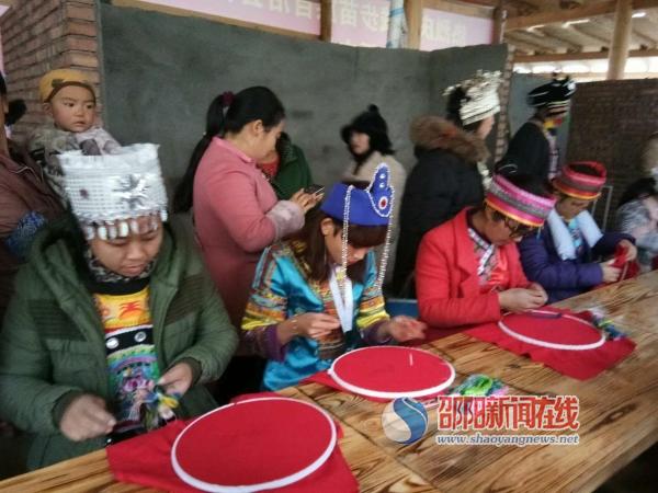 城步苗族自治县首届苗绣技能比武正式开赛