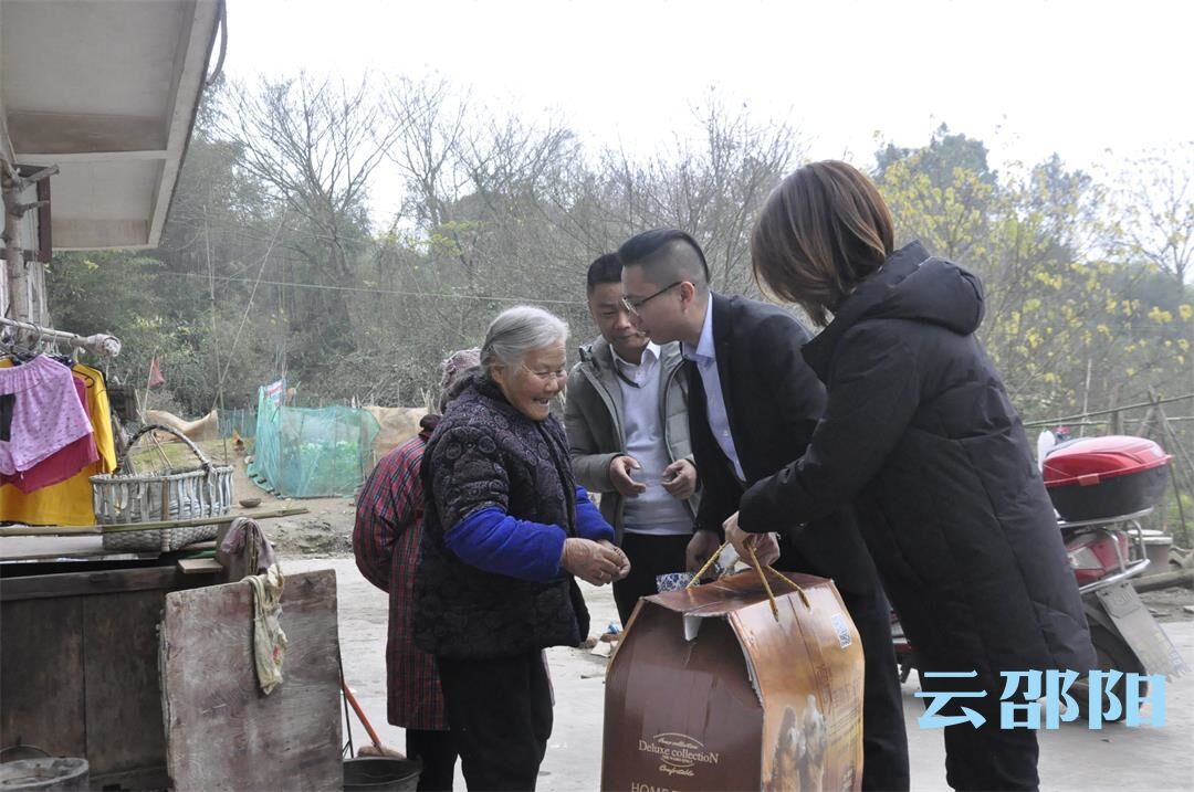 双清民营经济助推脱贫攻坚