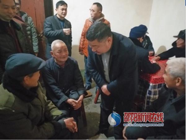 应对雨雪冰冻天气 新宁民政在行动