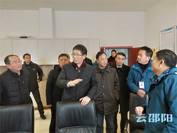 刘事青督导城区抗冰防冻工作 坚决打赢抗冰防冻安保战役