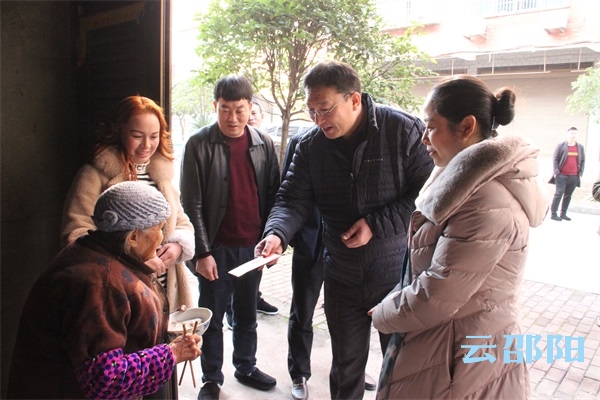 朱彤到北塔区田江街道匡家社区走访慰问特困群众