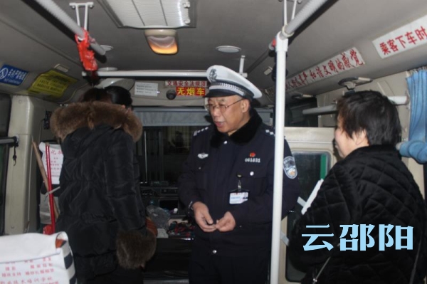 邵阳市重拳出击超载客运车辆 近两天查处违法行为463起