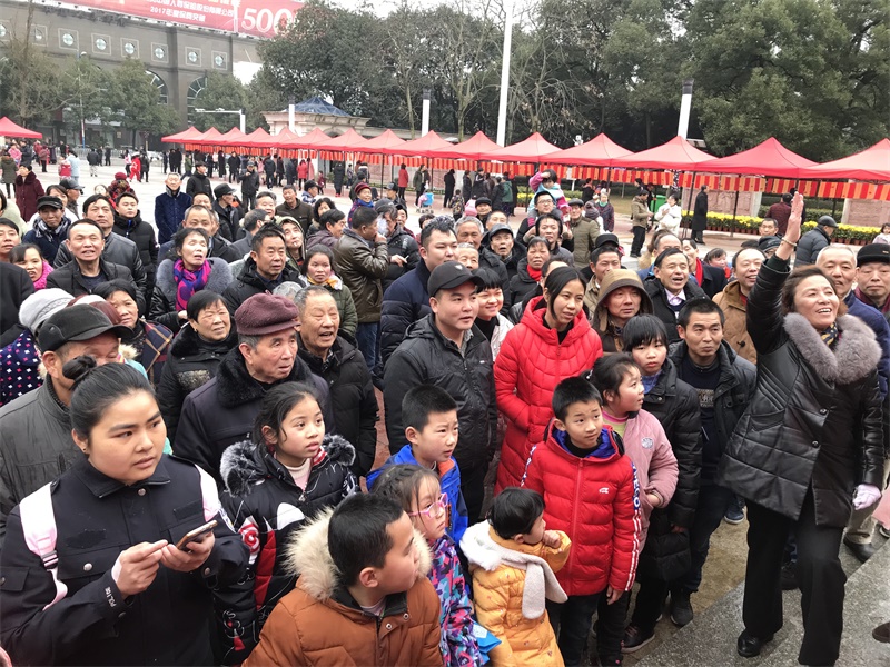 邵阳拍客丨灯谜擂台赛中欢庆元宵节