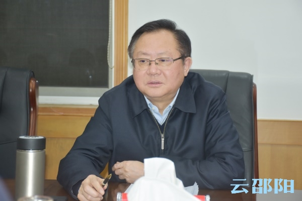 龚文密听取三区党委政府工作汇报：明确发展方向 建设美丽幸福平安城市