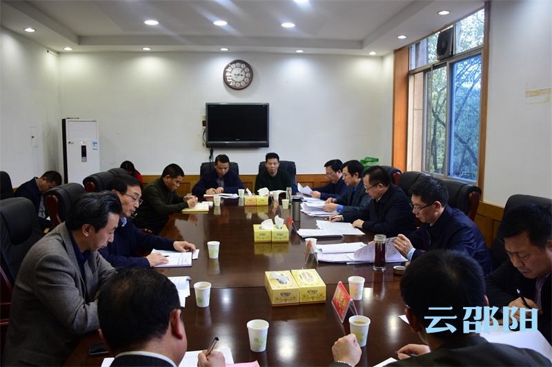 龚文密：坚持在高质量发展中防范化解债务风险