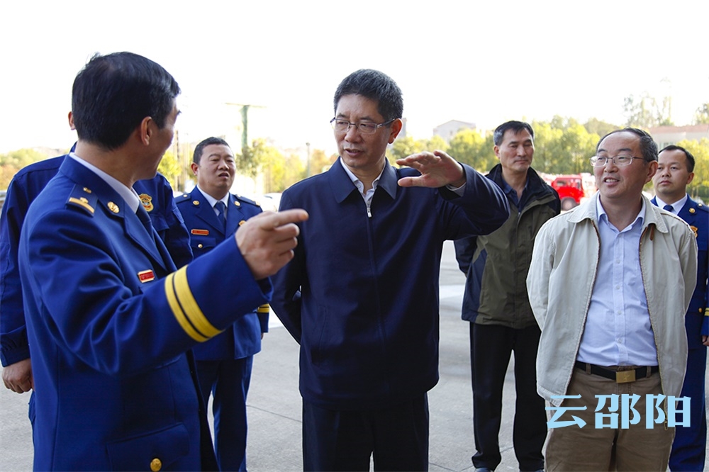 刘事青：以战斗状态排查隐患防范风险，打好森林防火防汛抗灾保卫战