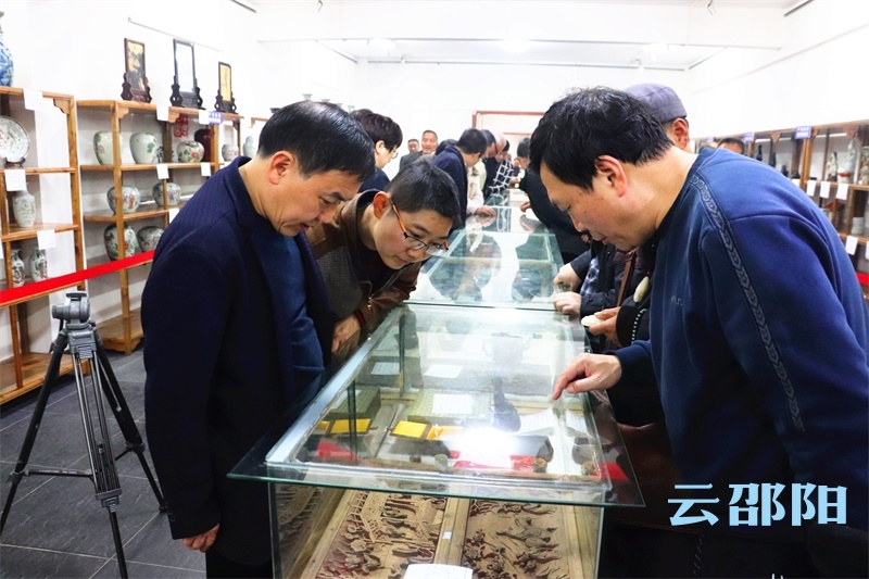 邵阳市春季古玩艺术精品交流展开展   500多件“宝贝”惊艳亮相！