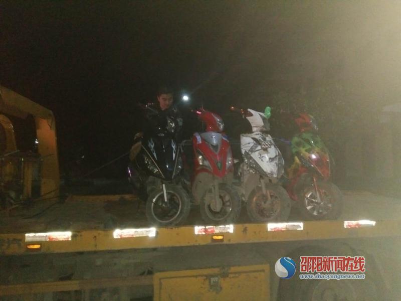 新邵交警龙溪铺中队与派出所协同作战，查扣4台鬼火摩托车