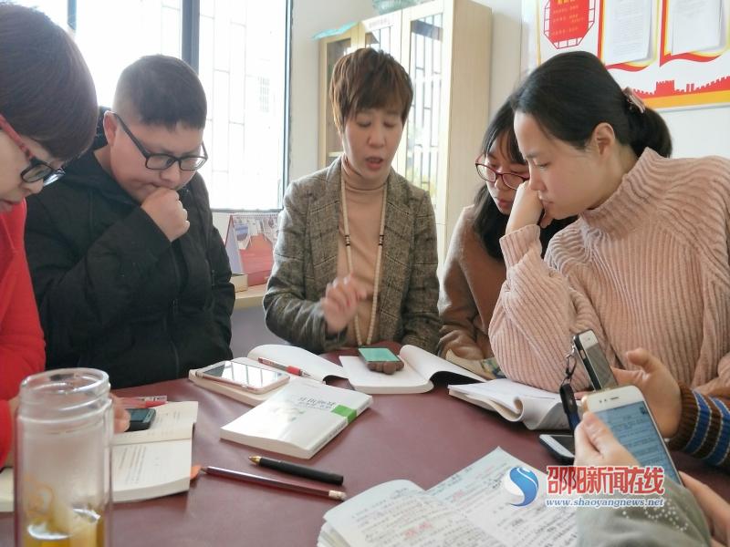 抓教学常规，促学校发展 ——记邵阳市大祥区第一实验小学教学副校长申朝晖