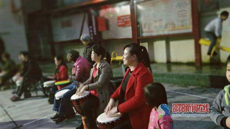 隆回县六都寨镇文化惠民点亮群众幸福生活