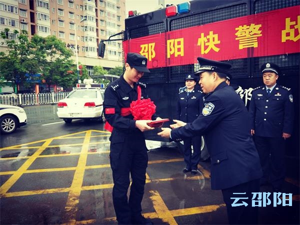 快警李维：做一个响当当的担责男儿